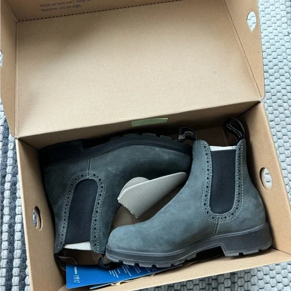 ❗️SOLD❗️Like New - Blundstone 1630 Women’s Original High Top Boots, Rustic Black - Picture 4 of 10